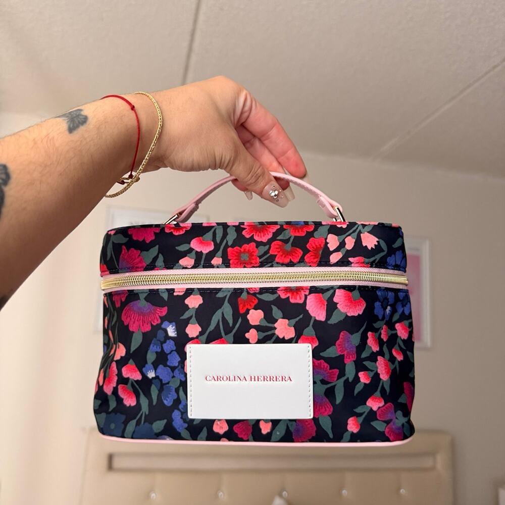 Carolina herrera vanity case